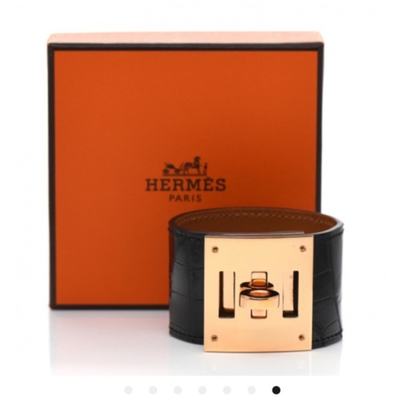 SOLD! SOLD!
Hermes alligator cuff bracelet guaranteed authentic f 42 - Picture 6 of 7